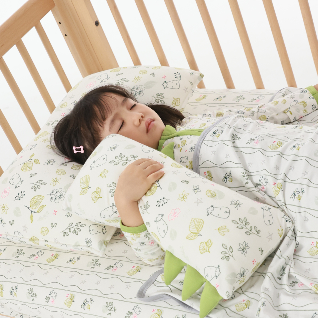 Bed-Time Buddy™ Dream Garden A Cream with Color tag - Medium (size 18x38cm)